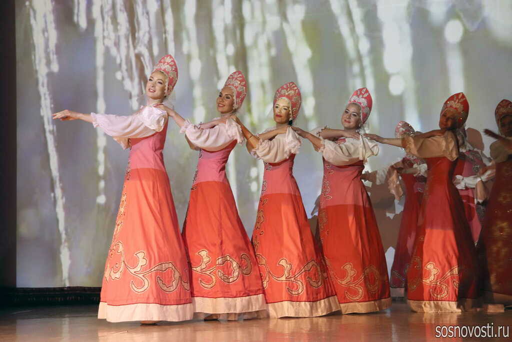 Хороводные и лирические песни. Дом культуры.